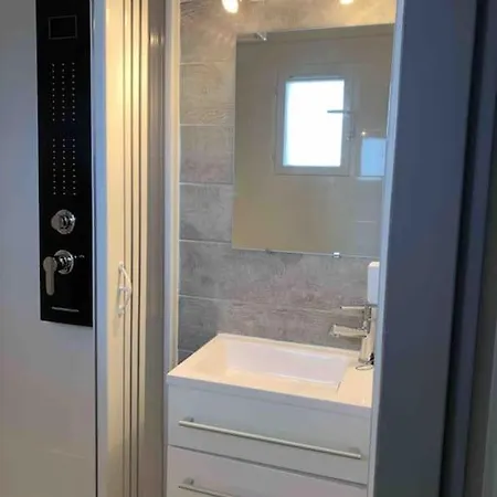 Studio Avec Terrasse, Vue Sur L'etang Et Piscine Apartamento Le Barcarès