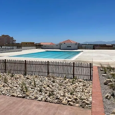 Studio Avec Terrasse, Vue Sur L'etang Et Piscine *