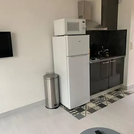 Apartamento Studio Avec Terrasse, Vue Sur L'etang Et Piscine